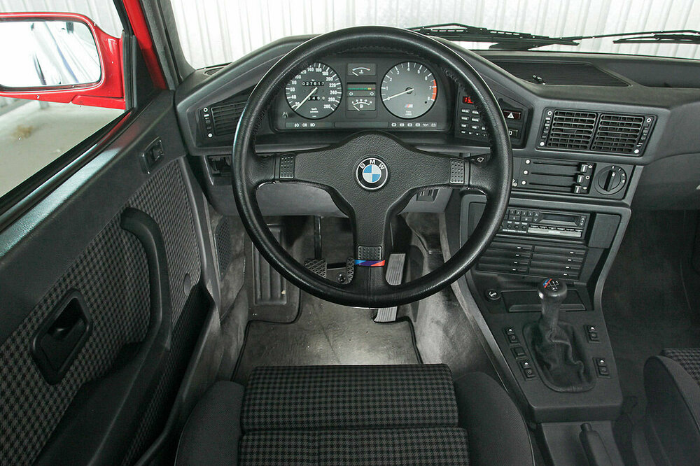BMW-M5-E28-1200x800-7649ac401a7f108a.jpg
