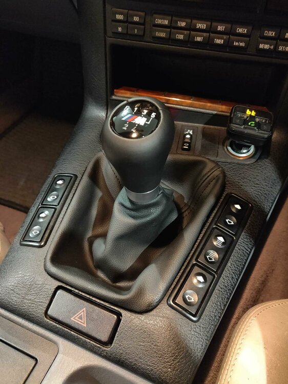 E36 manual shifter complete (ZHP knob).jpg